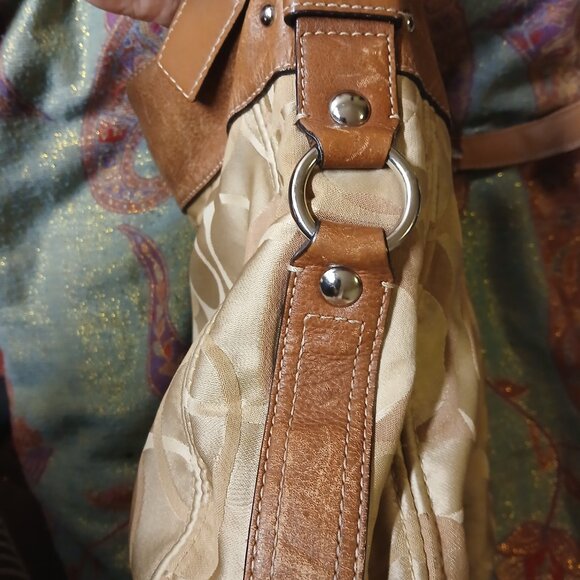 Coach hobo bag. Signature canvas with leather and silver detailing - Picture 8 of 9